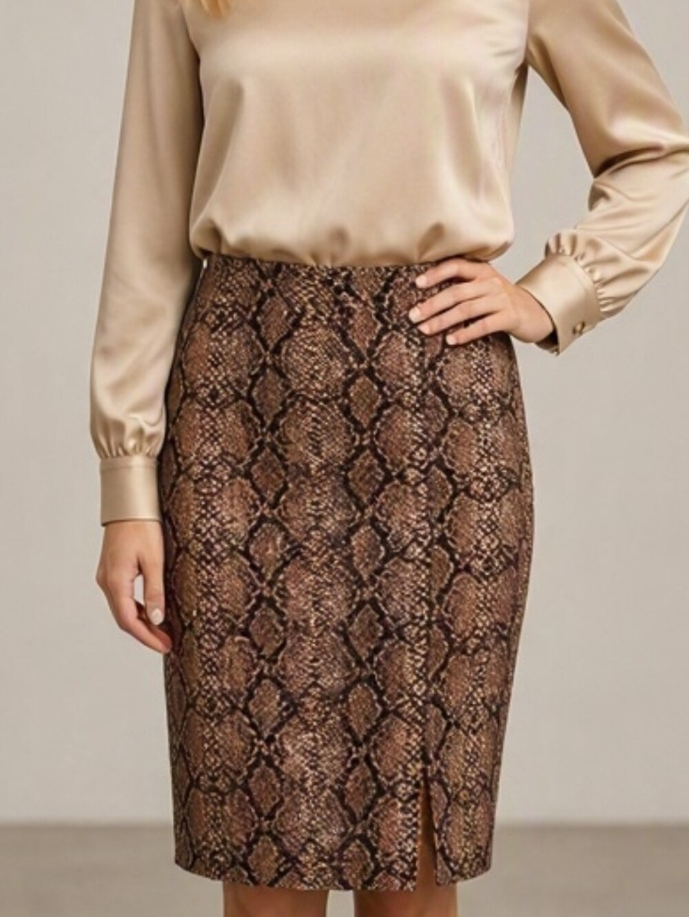 Crisp Pull On Knee Length Snakeprint Pencil Skirt - Small Front Slit - M